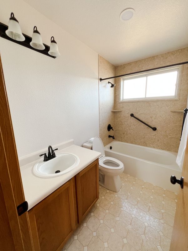 Top Bathroom Remodeling Companies in Centerburg, OH